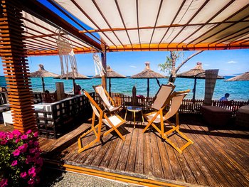 5 Best Beaches Near Thessaloniki: How to Get There Without a Car