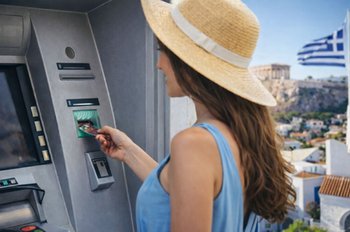 Grecja 2026: bankomaty bez prowizji? Sprawdź, jak nie przepłacić