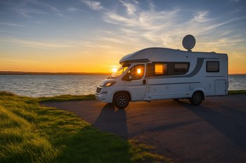 Kamperem po Grecji w 2025 roku? Spontaniczne biwakowanie to już przeszłość