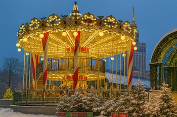 Βαρσοβία 2025: Το χριστουγεννιάτικο χωριό που θα γίνει ο νέος αγαπημένος προορισμός των Ελλήνων ταξιδιωτών