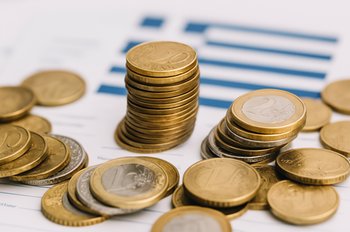 Ile naprawdę można kupić za pensję w Grecji? Najnowsze dane Eurostatu