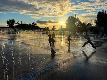 Okres świąteczny w Experience Park Ellinikon: dlaczego to nowe miejsce przyciąga turystów zimą