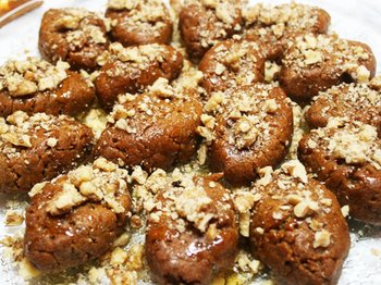 Jakie są najpopularniejsze bożonarodzeniowe słodkości w Grecji i ile mają kalorii?