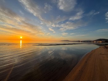 Best Beaches in Athens: Artemida (Loutsa) Guide - Distance from Airport & Prices