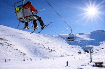 Narty w Grecji? Kalavrita Ski Center - kiedy jechać, jakie trasy i czy warto