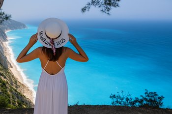 Które greckie miasto wyprzedziło Paryż i Amsterdam? Oto top kierunki podróży na Wielkanoc 2025