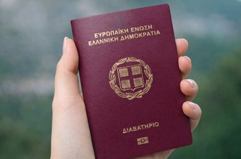 Traveling to Poland from Greece: Required Documents & Entry Rules