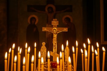 Nieznana strona greckiej Wielkanocy. Dzień po dniu przez Wielki Tydzień